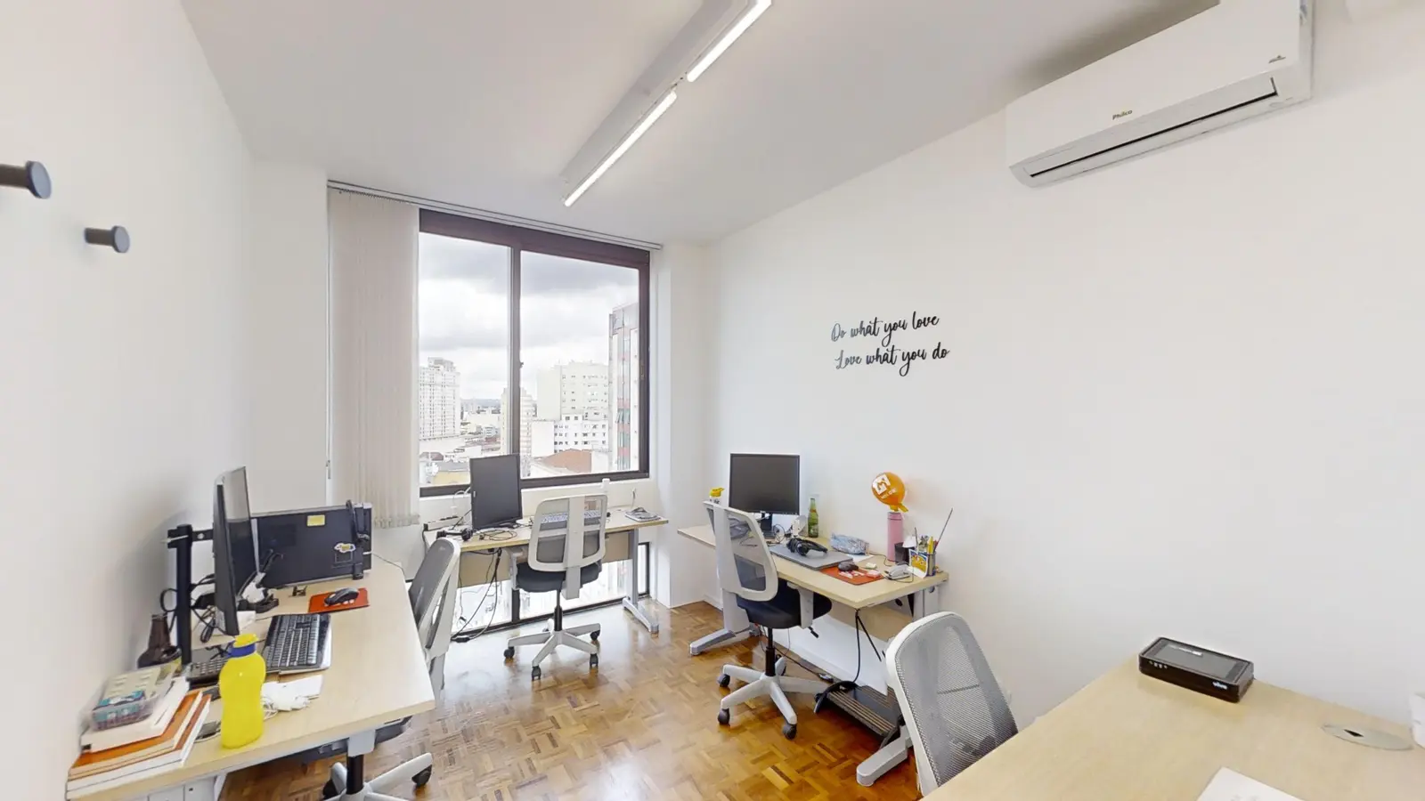 Sala privativa recem inaugurada no Esquina Coworking