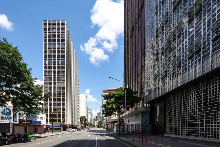 Fachada do Edifício Atalaia no centro de Curitiba — endereço fiscal